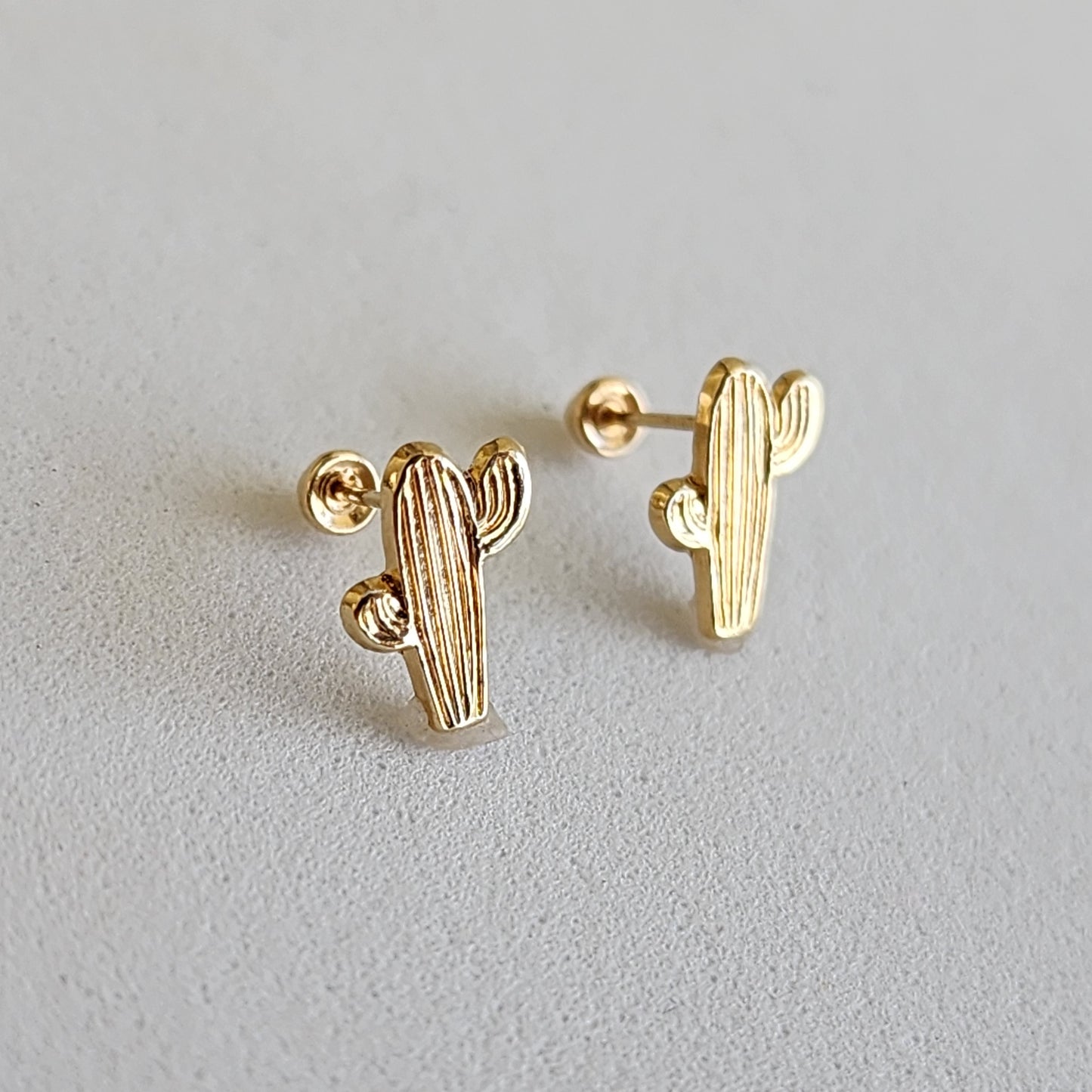 Aretes Forma Cactus, Oro 10K Tipo Broquel
