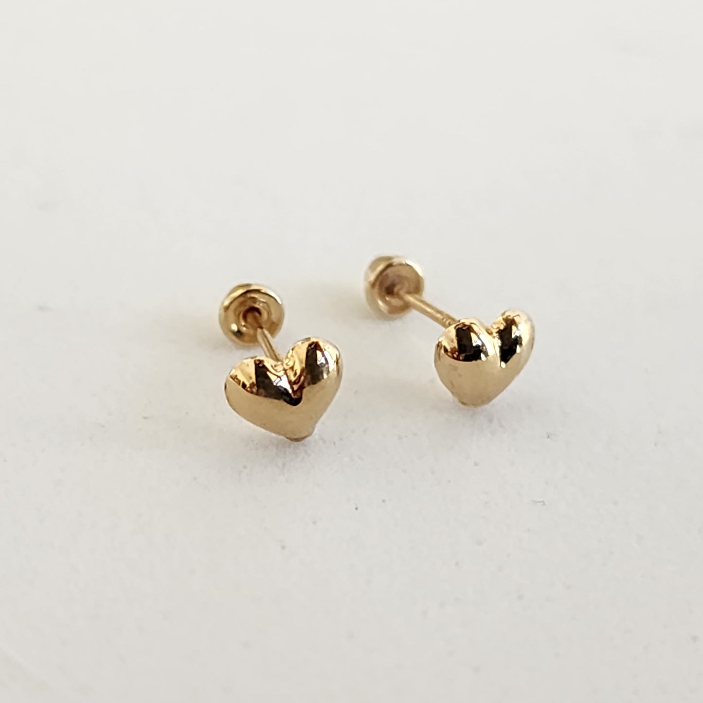 Arete Corazón Inflado Liso, Chico, Mediano o Grande, Oro 10K Tipo Broquel