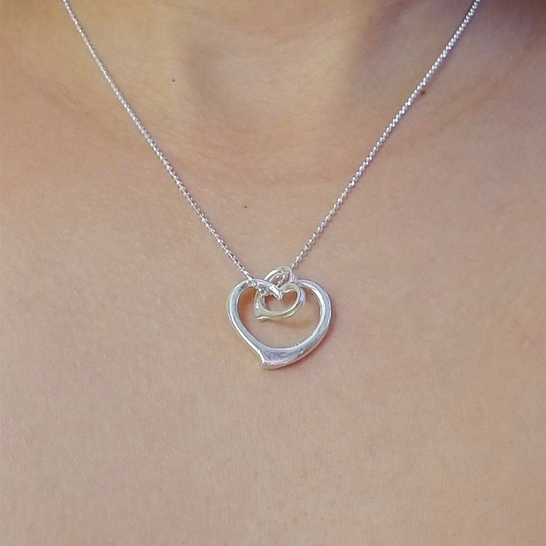 Collar dos corazones