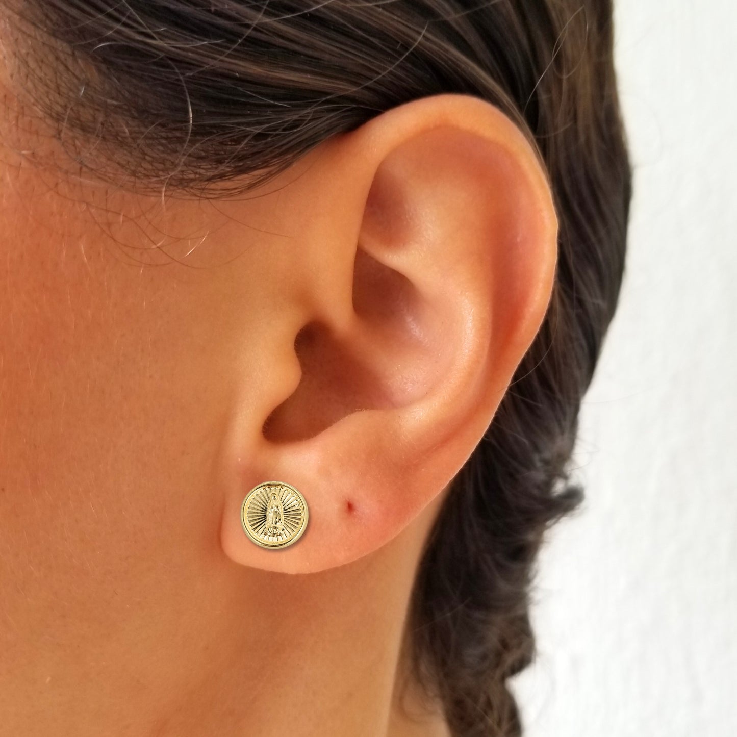 Aretes Oro 10K Broquel Virgen Diamantada Redonda