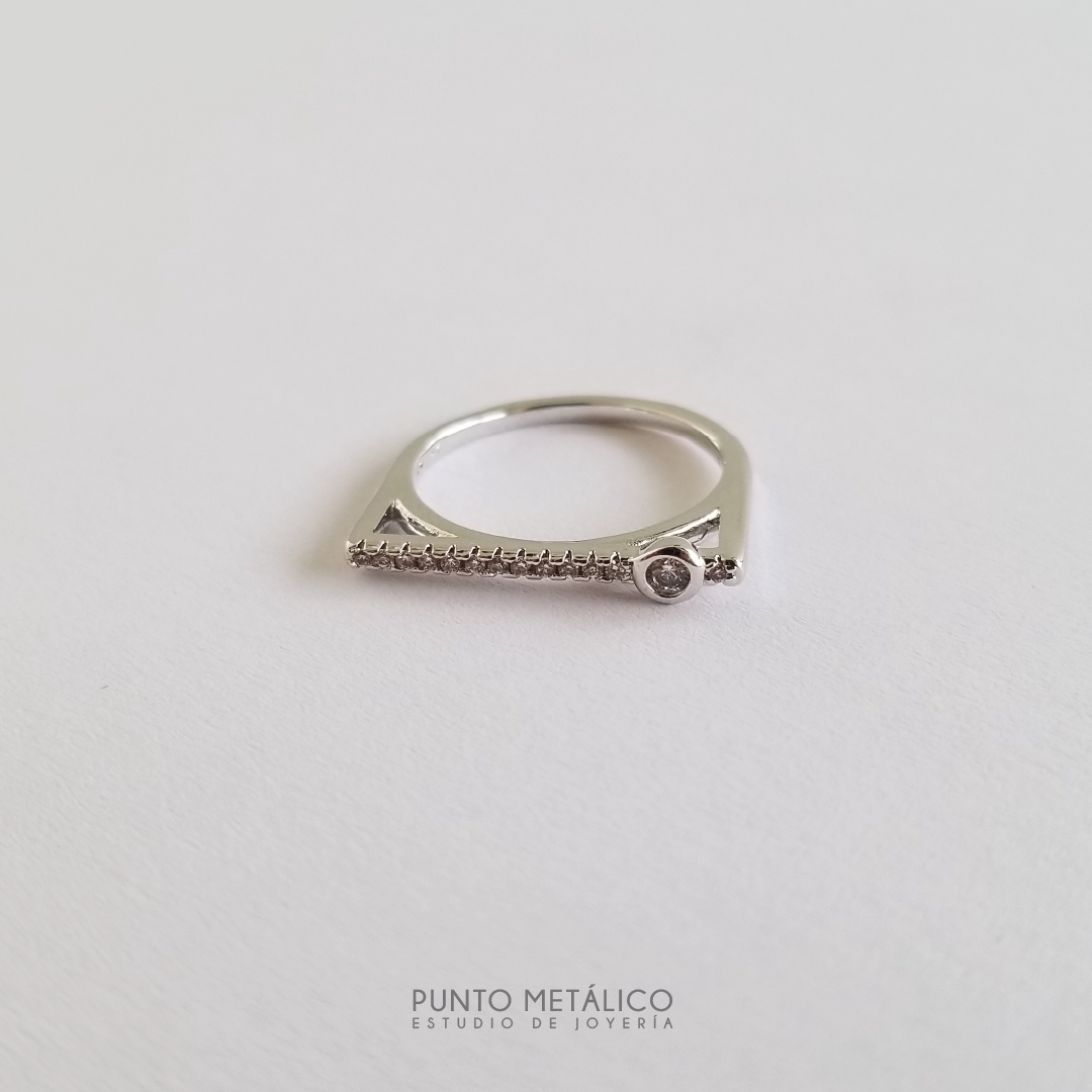 Anillo línea y punto